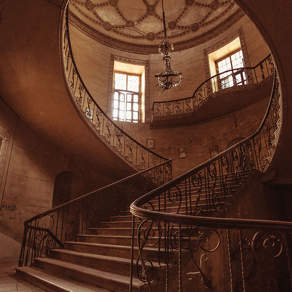 The abandoned British Residency in Hyderabad, India. Photo: kKshore Nagarigari