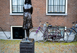 Statue of Anne Frank