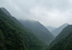 Christopher, Tania, and Isabelle Luna, “Mountains and Rain” (the hills of Fuzhou), September 2009